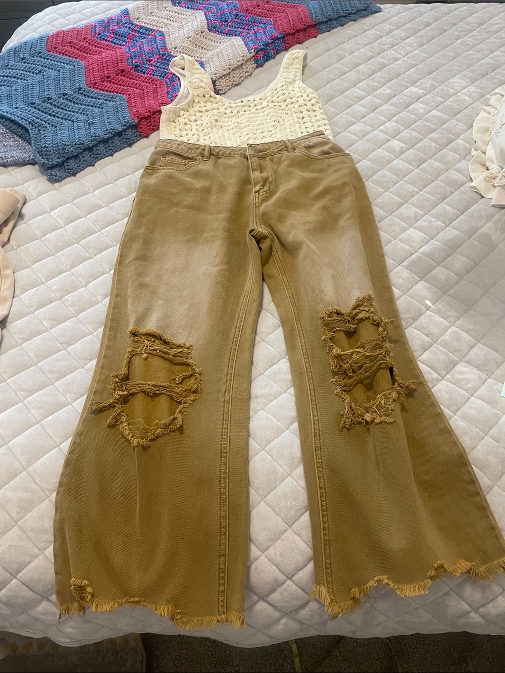 Women’s Distressed Wide-Leg Jeans in Olive